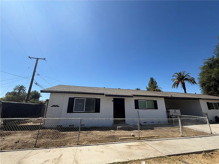 711 E Oakland Ave — Photo 1