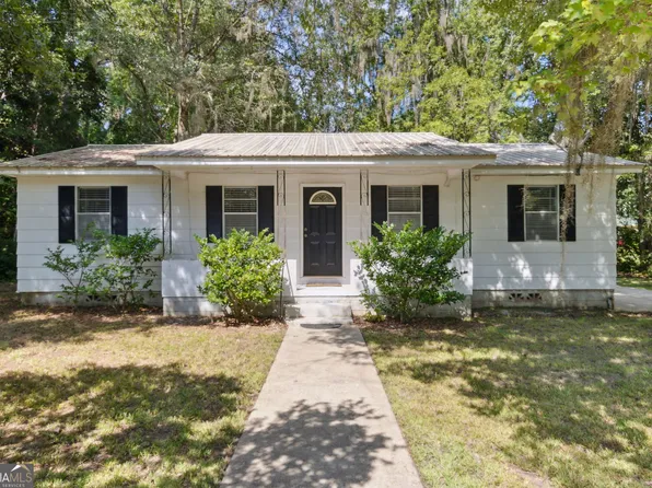 106 Yvonne Ave, Woodbine, GA 31569