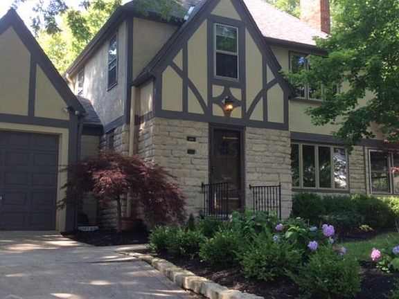 2nd image of 206 Irving Way W
