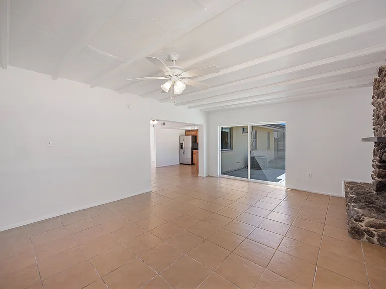 1826 W Behrend Dr — Photo 9