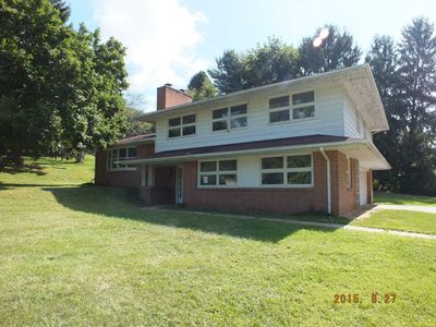2081 N Brook Cir, York, PA, 17403