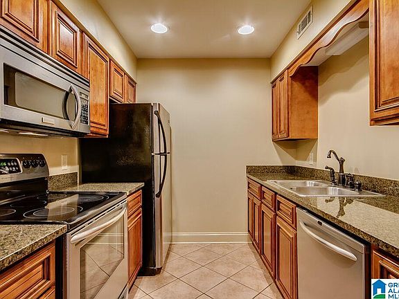 2nd image of 210 15th St #52