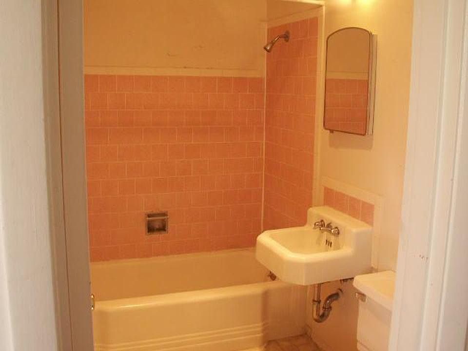 2nd image of 1015 Valencia Dr SE APT 9