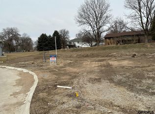 702 Timberline Cir, Milford, NE 68405