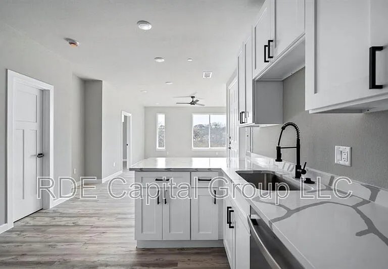 948 Corinth Street Rd #3 — Photo 52
