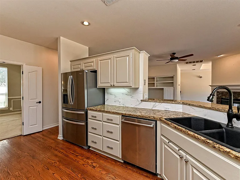 104 Acapulco Ct — Photo 19