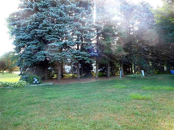 5th image of 84 Agawam St