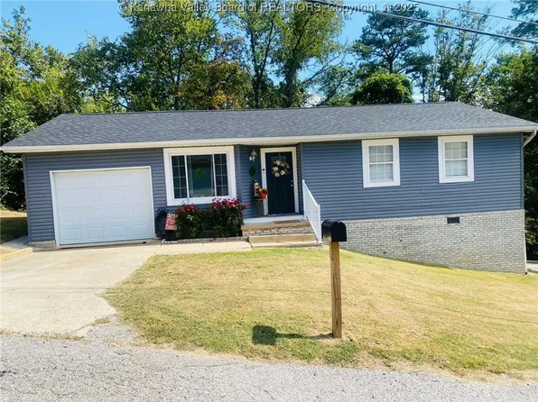 403 Montcalm Dr, Charleston, WV 25302