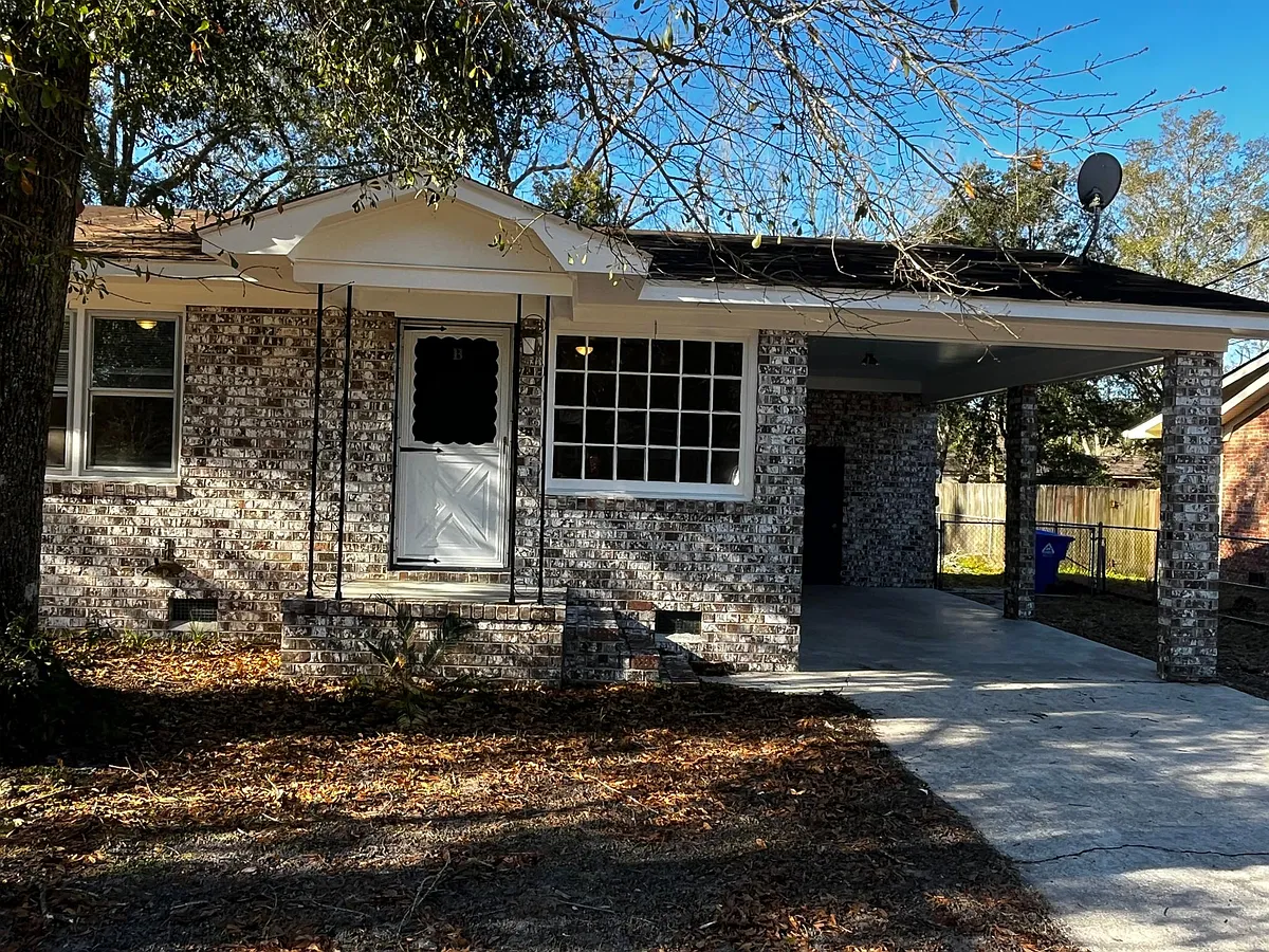 Building Photo - 4735 Yardley Dr #A
