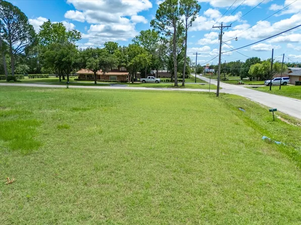 S Jefferson St, Pilot Pt, TX 76258