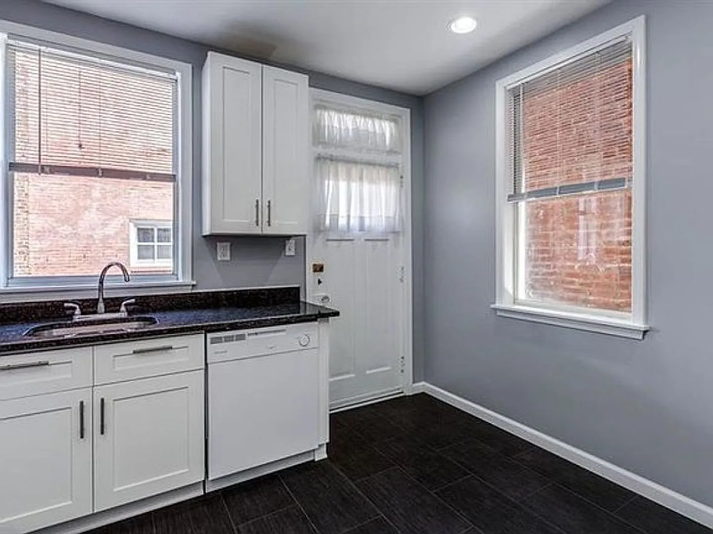 Prime Central Lawrenceville 2 Bedroom Home - 1 Block To Butler St! — Photo 3