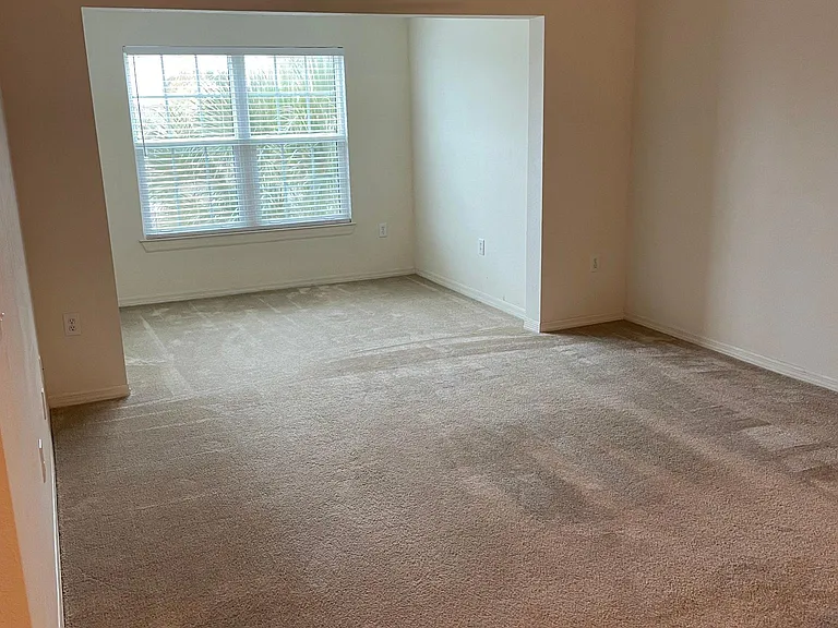5455 Vineland Rd #3304 — Photo 25