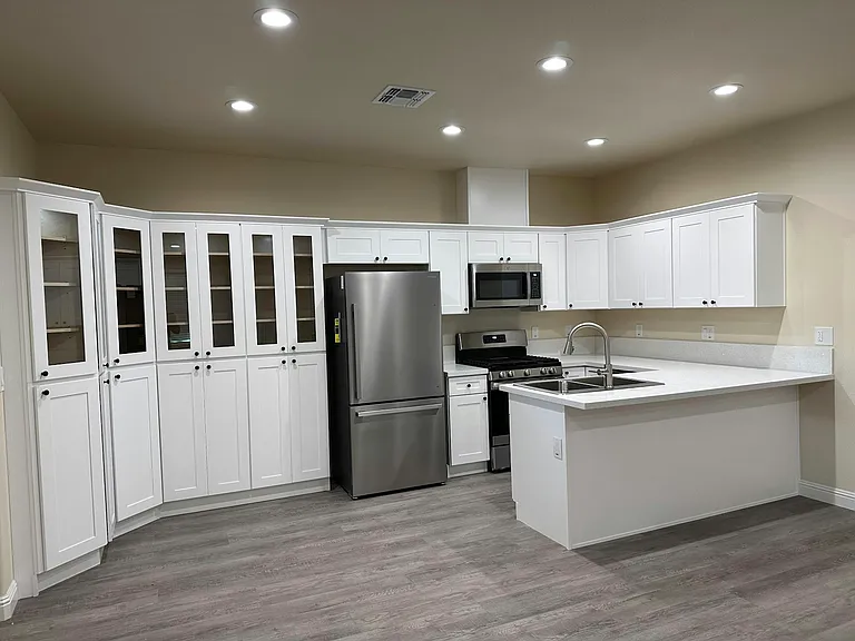 5118 Oleander Dr — Photo 8