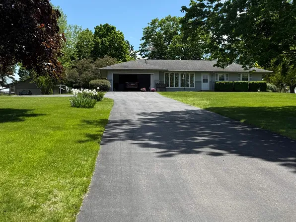 7066 Stephens Rd, Rockton, IL 61072