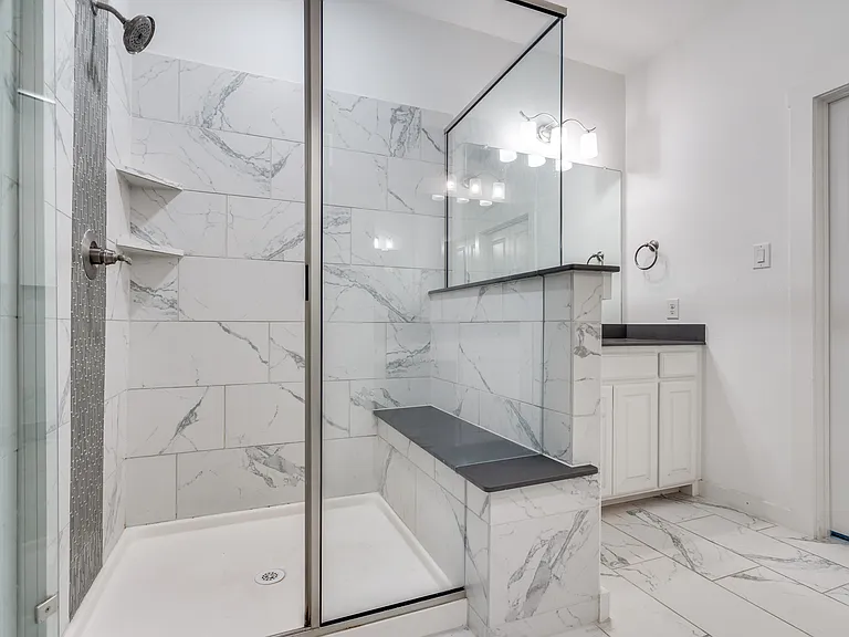 1520 Navasota Trl — Photo 14
