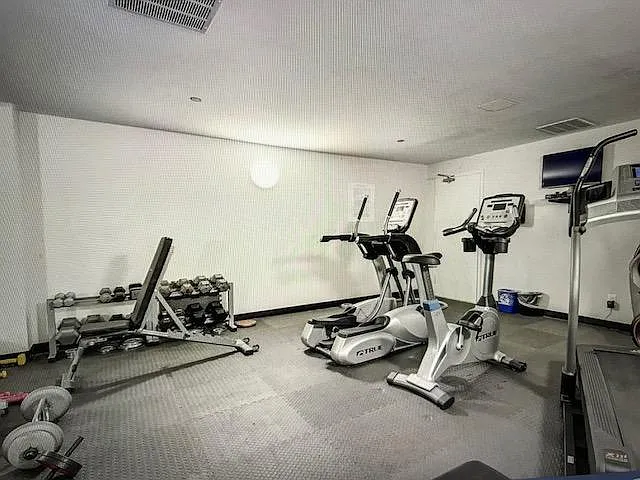 1301 N Courthouse Rd #1016 — Photo 44