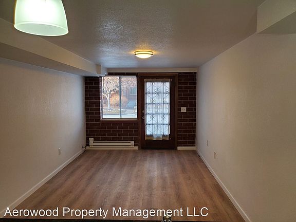 5th image of 1830 E Warren Ave