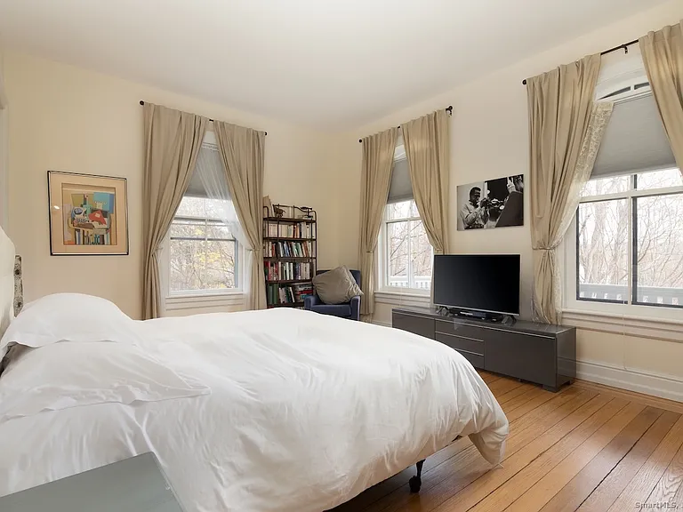 31 Sharon Rd #2 — Photo 10