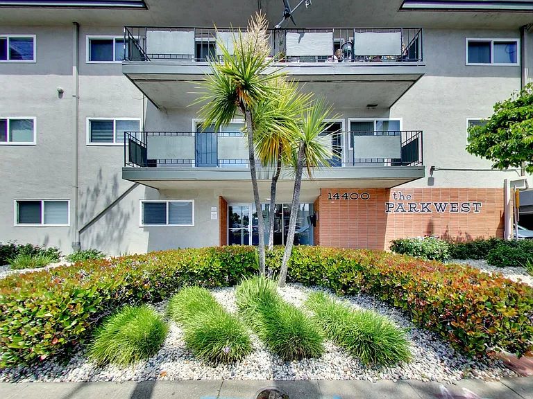 PARKWEST APARTMENTS — Photo 15