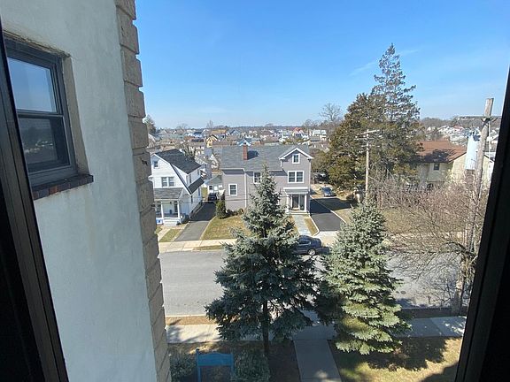 5th image of 65 Wesley Ave #3