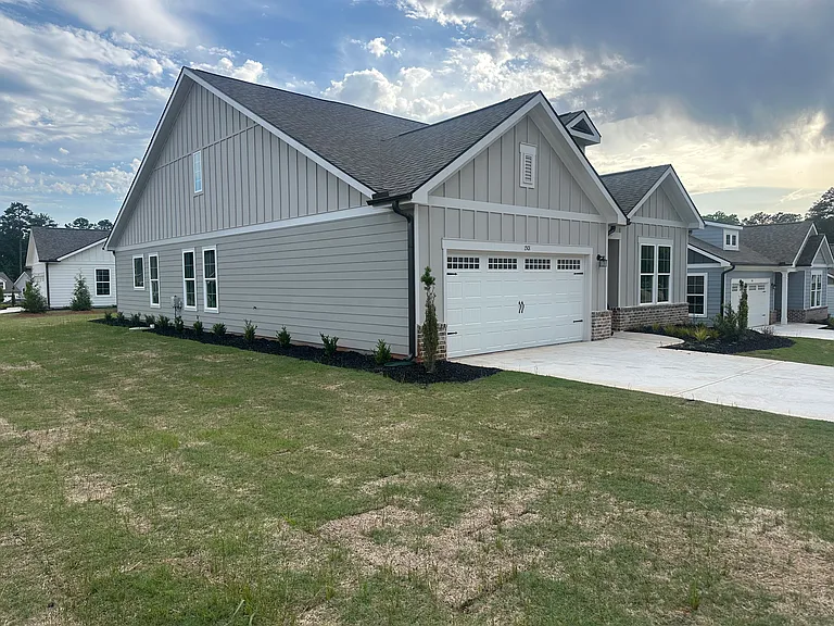 1551 Lake Dr — Photo 26