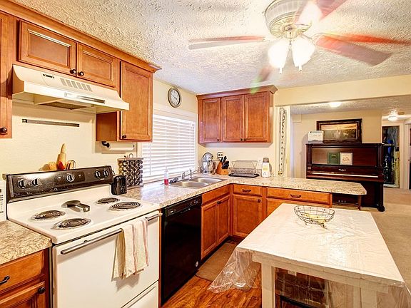 4th image of 1831 Tetonview Dr