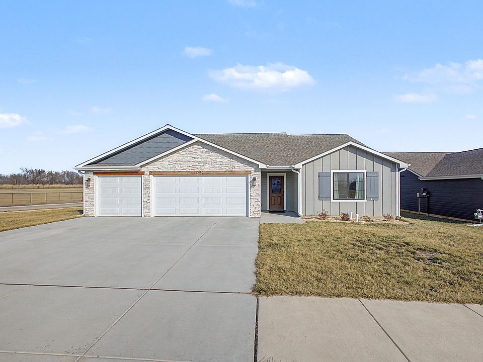 1st image of 4689 Irvine Dr