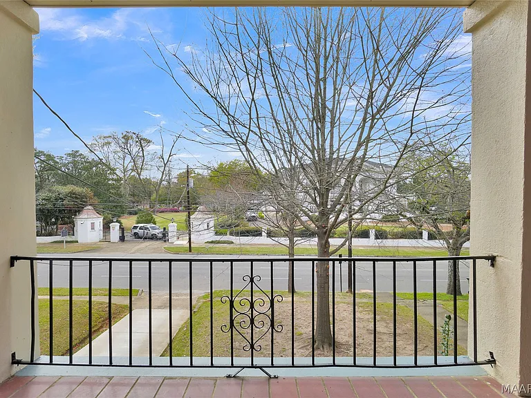 1135 S Perry St — Photo 7