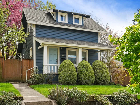 3914 SE Schiller St, Portland, OR 97202