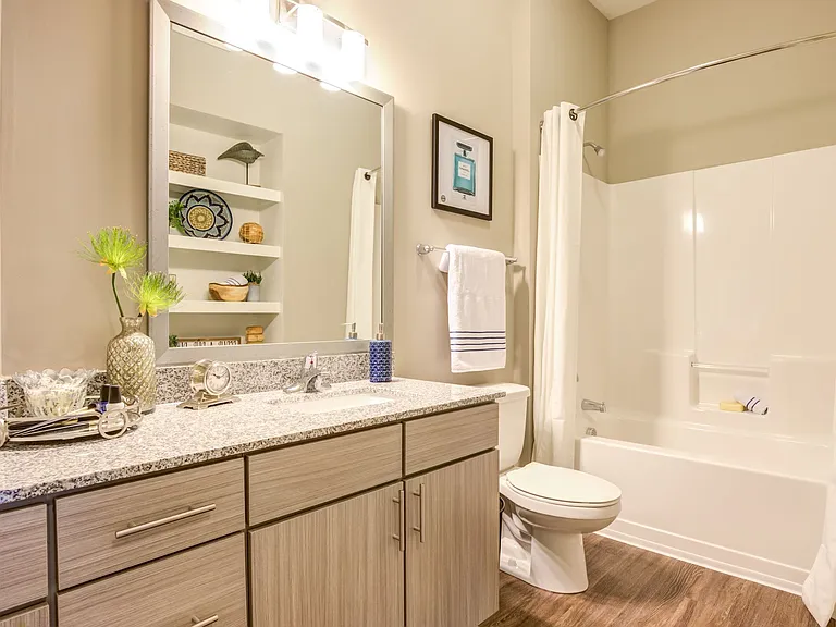 The Heyward Apartments — Photo 9