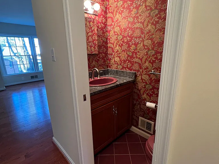 2105 Bucknell Ter — Photo 17