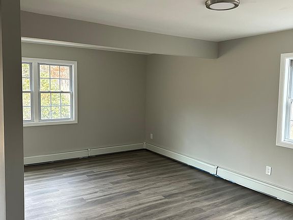 3rd image of 1 Murray Ln