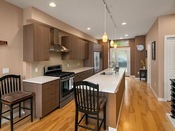 3rd image of 4225 213th Pl SE