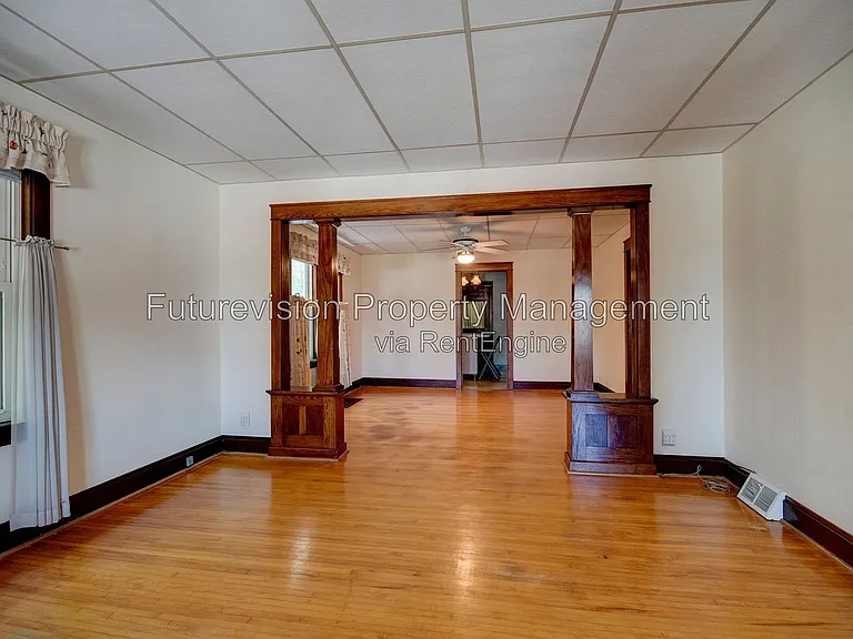1105 Summit St — Photo 3