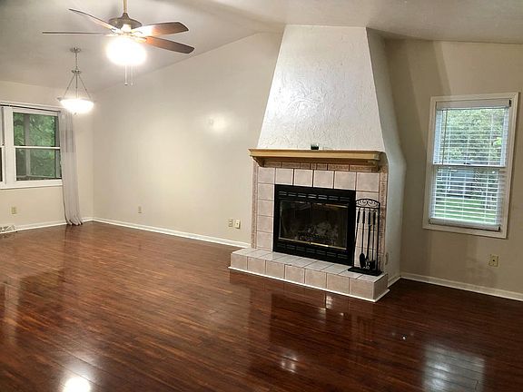 2nd image of 1211 Ginko Dr
