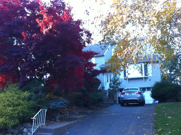 650 James Ln, River Vale, NJ 07675