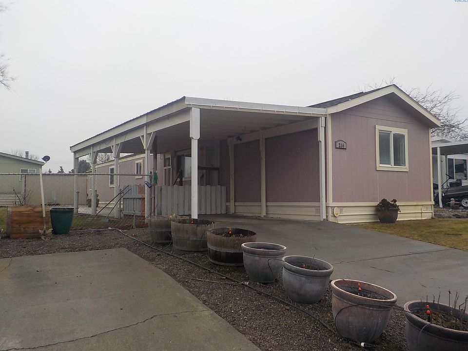 1st image of 214 Crestwood Dr