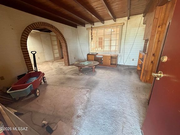 3rd image of 356 E Kelso St