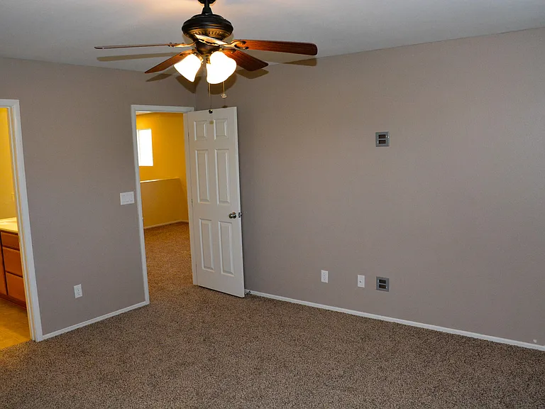 9920 Turquoise Glass Ct — Photo 25