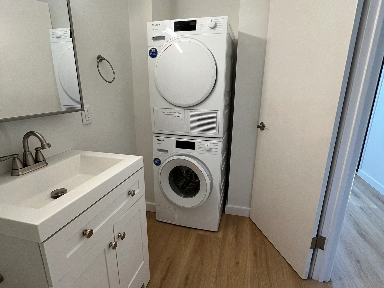 1 bed, 750 sqft, $1,925 — Photo 2