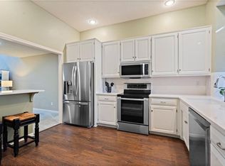 12624 Barkley St, Overland Park, KS 66209