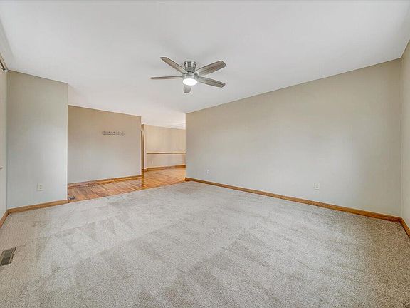 5th image of 61 Bentwood Ln