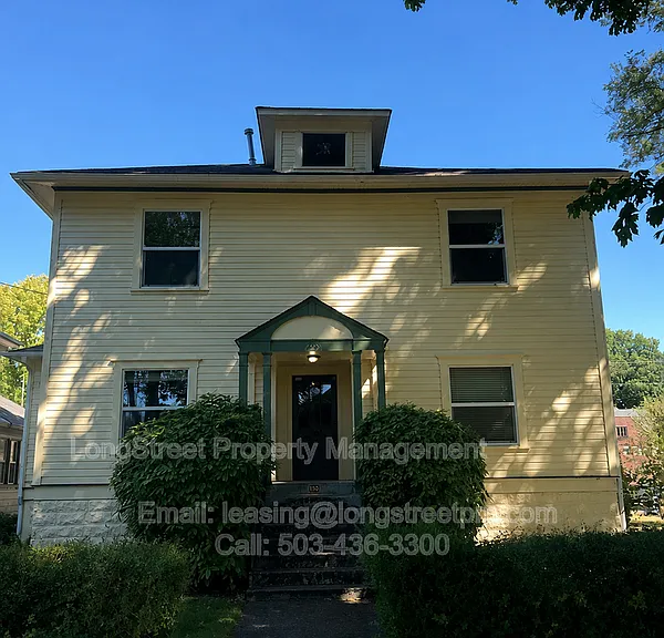 205 NW 11th St #3 — Photo 1