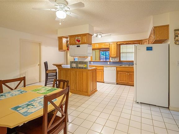 5th image of 10926 Crestwood Way