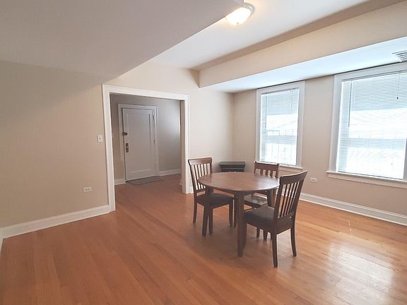 5th image of 433 W Aldine Ave #B