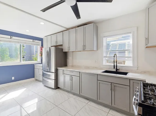 29 Esmond St, Dorchester, MA 02121