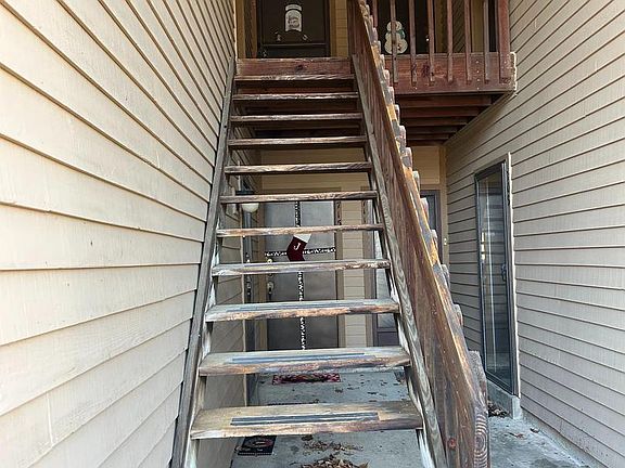 3rd image of 716 Woodhollow Dr