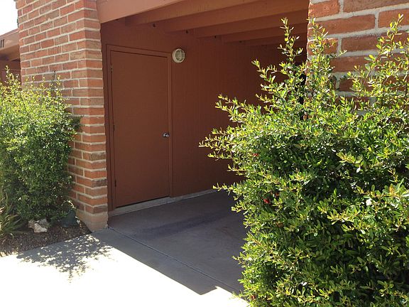 Extra secured storage on the carport for your bikes, holiday things etc. Automatic dusk to dawn lights on the carport.