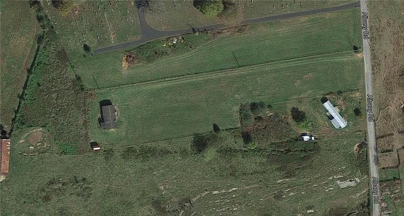 2nd image of 965 Albany Rd