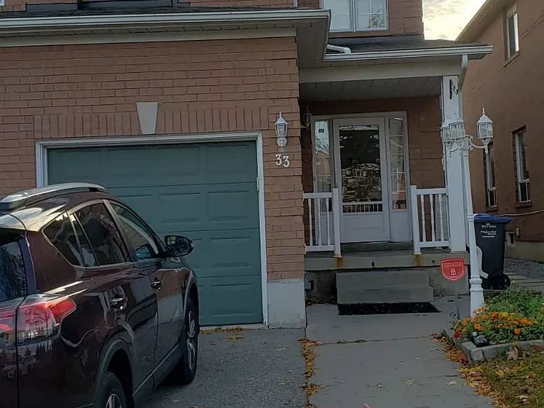33 Baha Cres — Photo 2